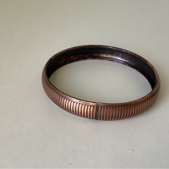 NWOT Solid Copper ribbed ottoman bangle bracelet - Picture 4 of 6